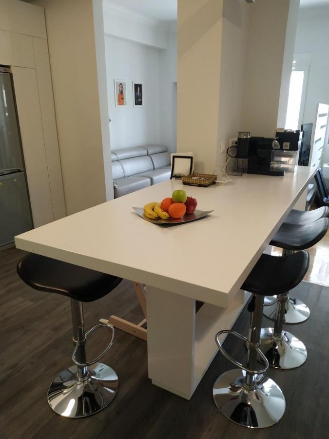 Fully Renovated, Family-Friendly Apartment, Next To A Huge Green Park, In Athens Center Exterior foto